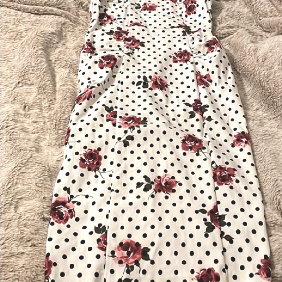 Stop Staring -White dress w/black polkadots and roses. SZ XL fits a LG or Med - Picture 4 of 7